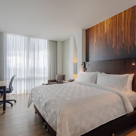 Holiday Inn Bogota Airport By Ihg Exterior foto
