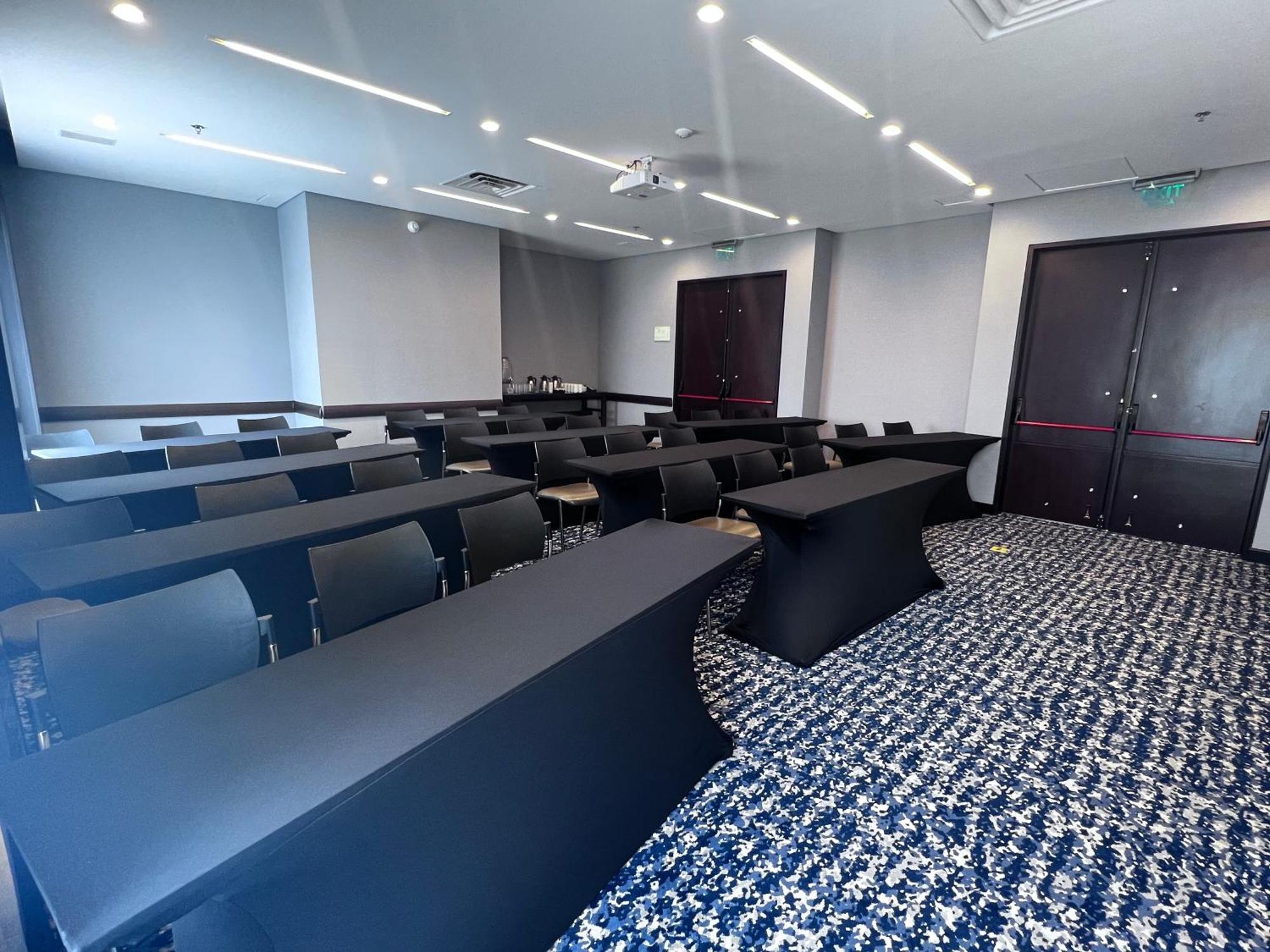 Holiday Inn Bogota Airport By Ihg Exterior foto