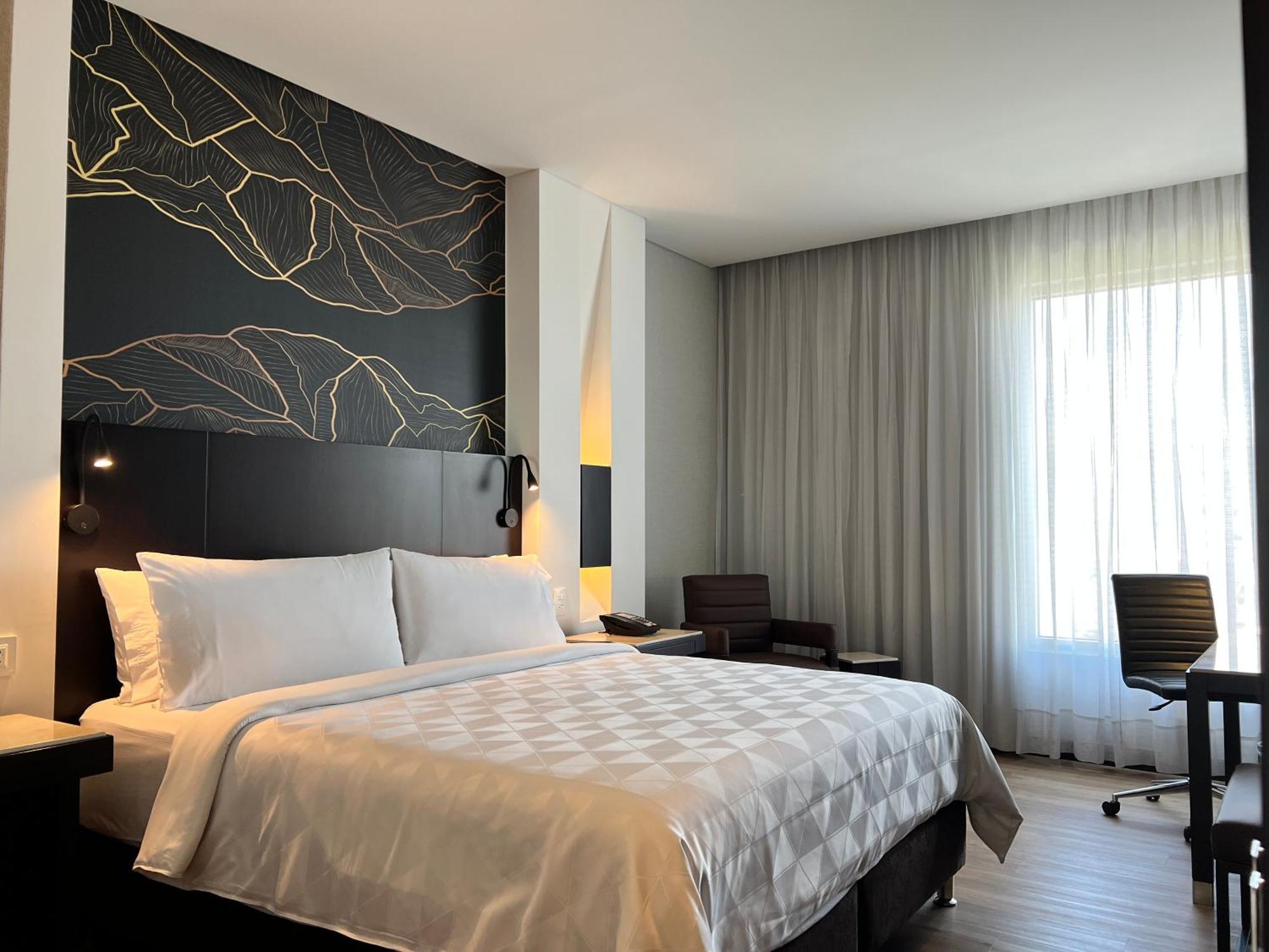 Holiday Inn Bogota Airport By Ihg Exterior foto