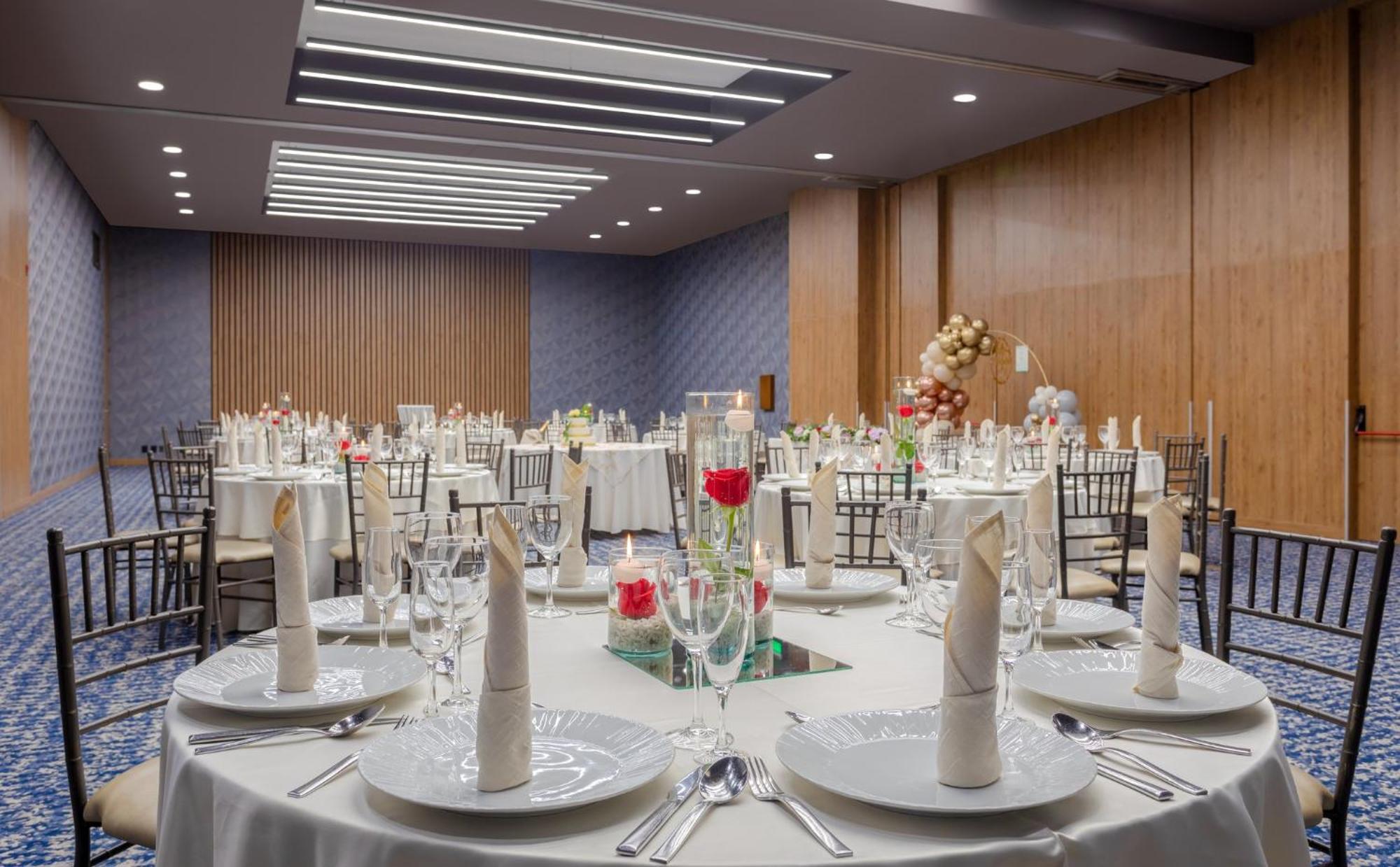 Holiday Inn Bogota Airport By Ihg Exterior foto