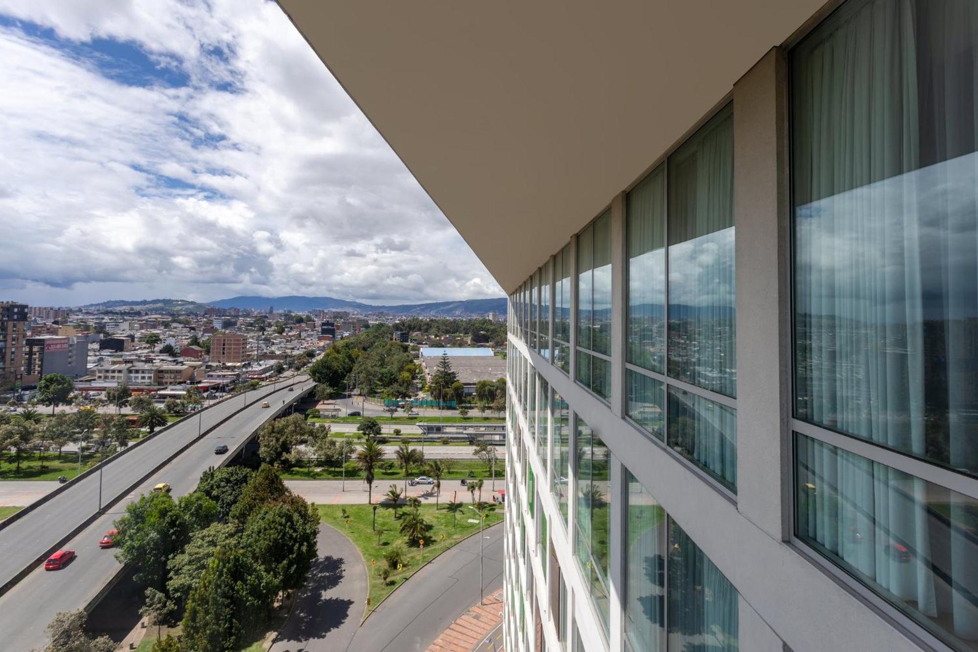 Holiday Inn Bogota Airport By Ihg Exterior foto